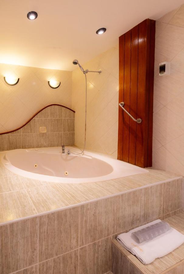 Hotel Country Trujillo Eksteriør billede