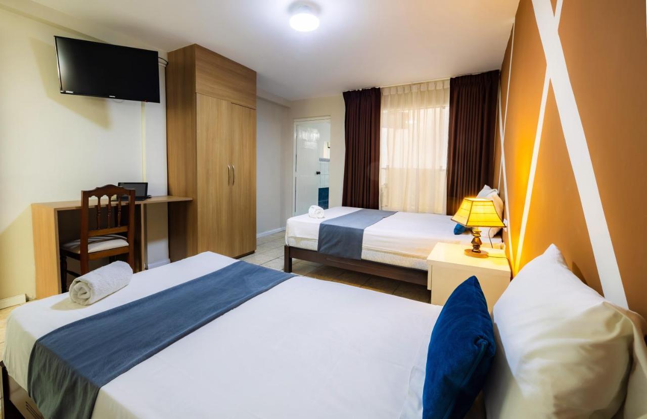 Hotel Country Trujillo Eksteriør billede