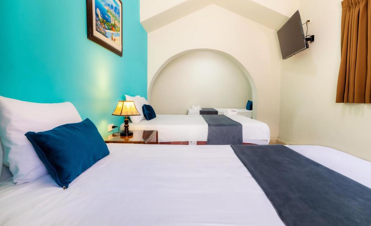Hotel Country Trujillo Eksteriør billede
